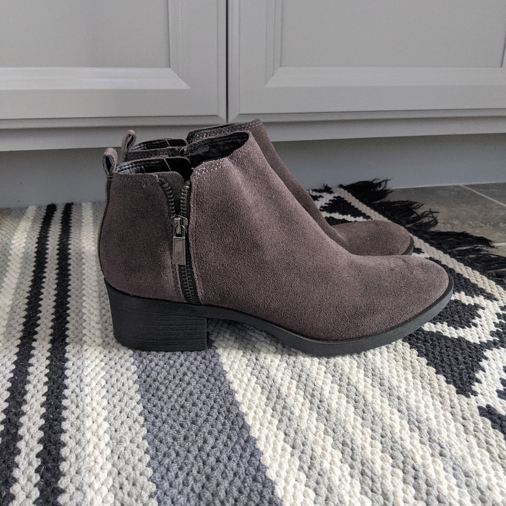 Kenneth Cole Leather Ankle Boots
